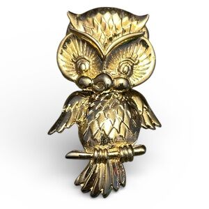 Gold-tone Owl Brooch textured perched on‎ a branch Head/Body hinge